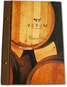 Cartas en tapas duras con tornillos vistos